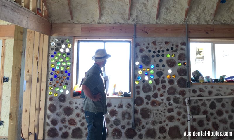 Cordwood masonry performs differently to standard construction in many ways. Is it hot? Cold? Drafty? Will termites eat cordwood walls? Find out the answers in this post.